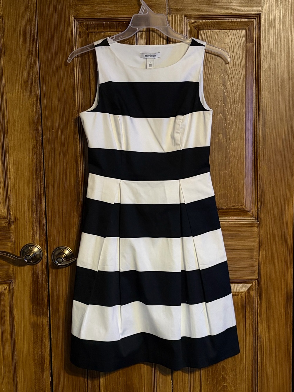White House Black Market Black & White Bold Striped Fit & Flare Sleeveless Dress